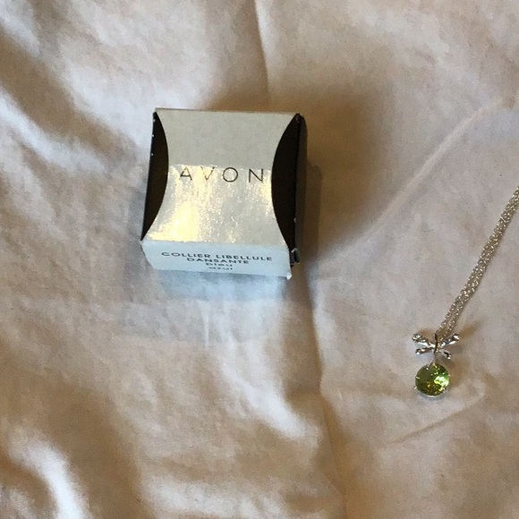Avon Dragonfly Dance Necklace - Picture 2 of 2